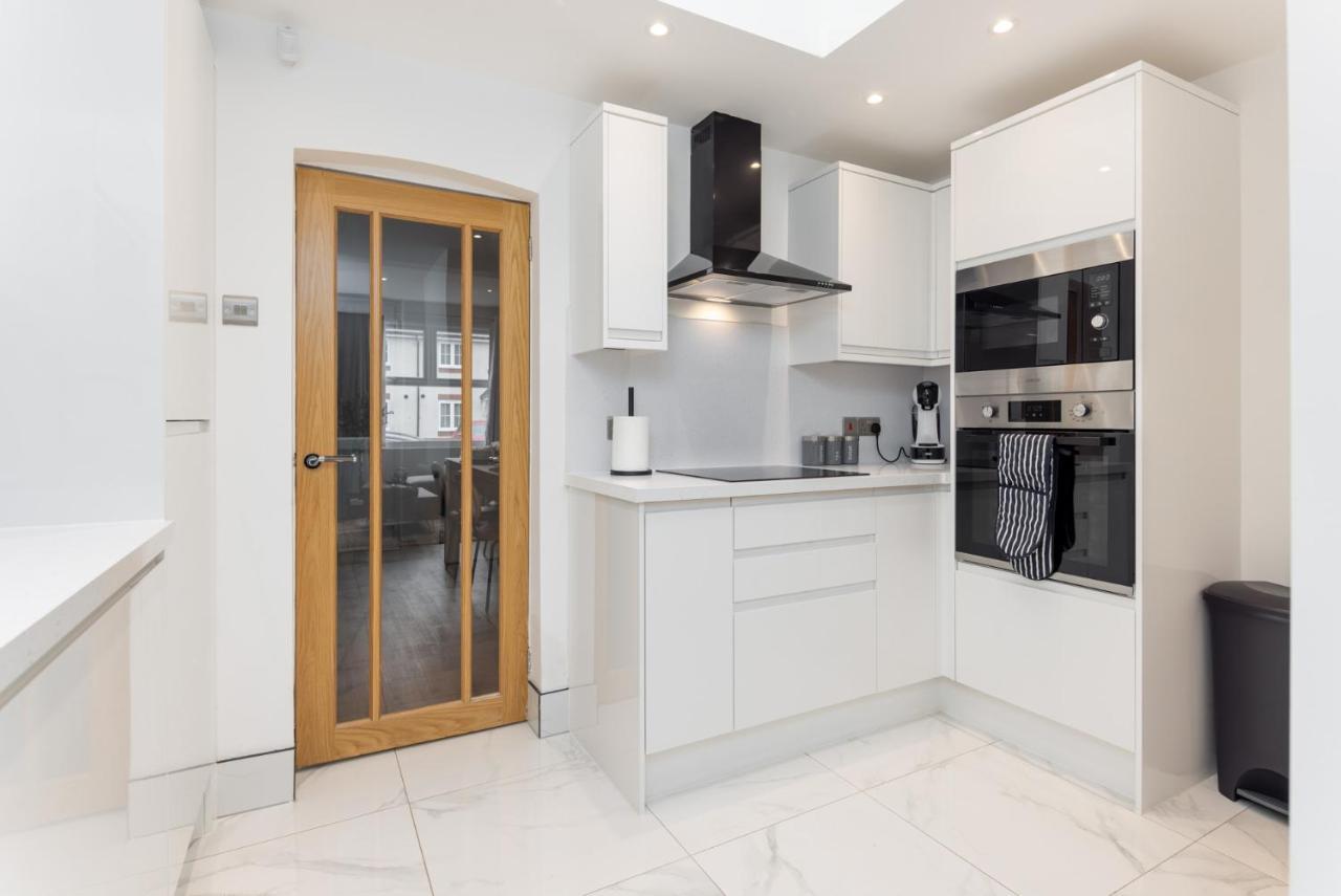 Flatzy - Stunning By Lark Lane With Pool Table *